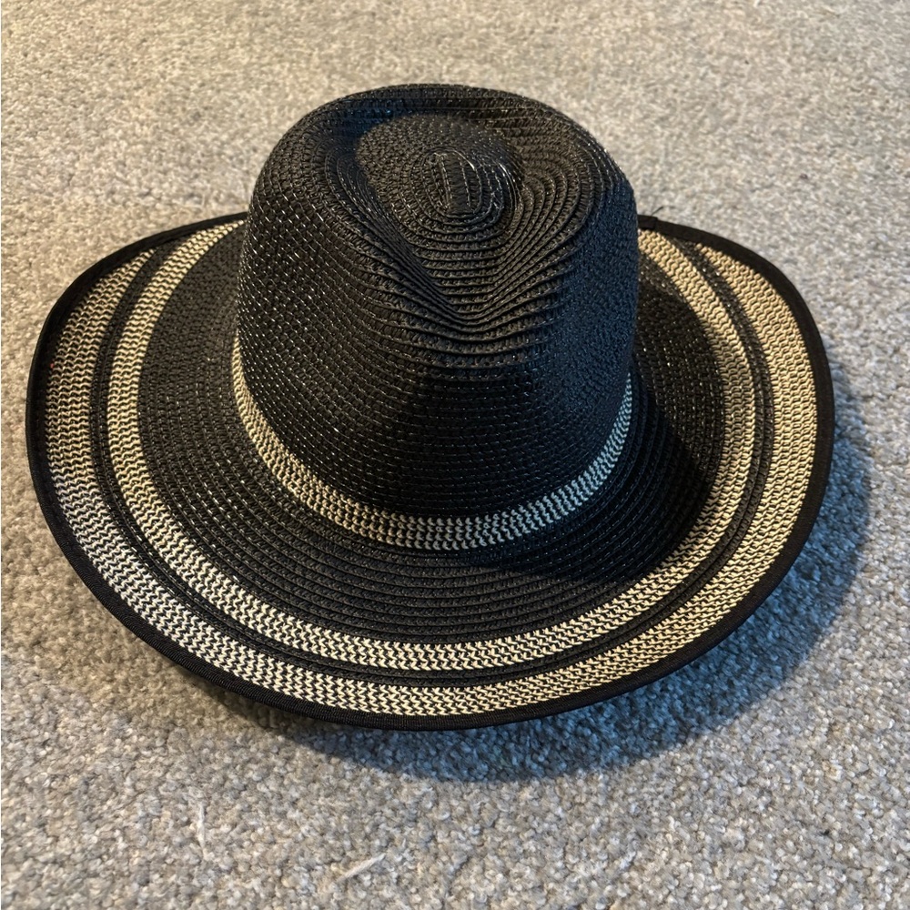 NWOT Magrid Black Beach Hat